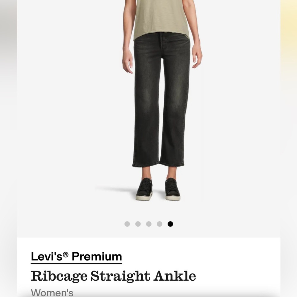 Levi’s rib cage straight ankle jeans 26